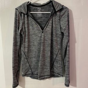 Workout pullover top
